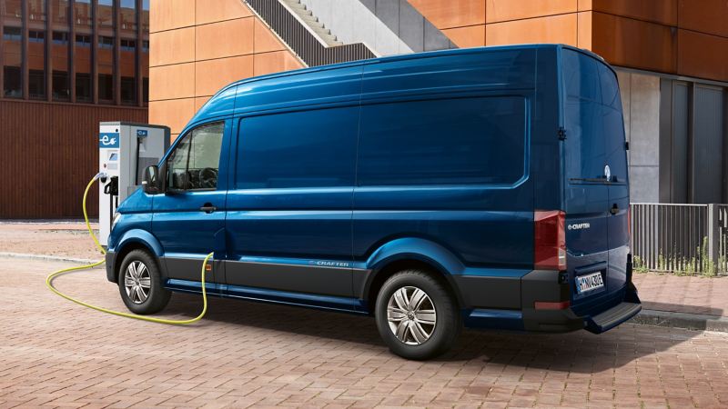 cr1519-vw-e-crafter-van-charging-16x9-2560x1440